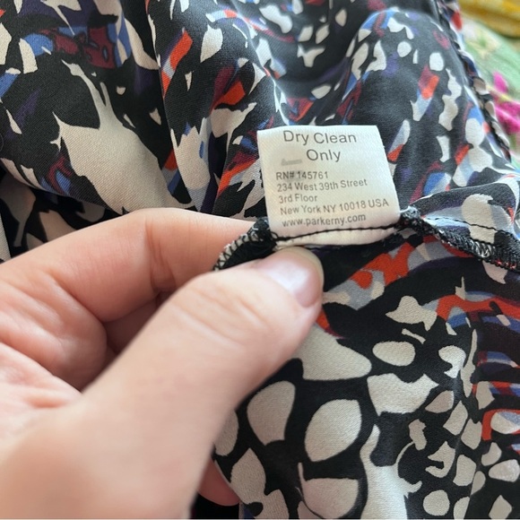 Parker Tank Top Printed Silk Pleated Blouse - Picture 15 of 15